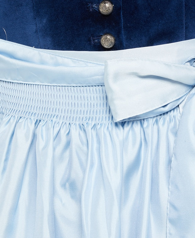 Dirndl mit Schürze