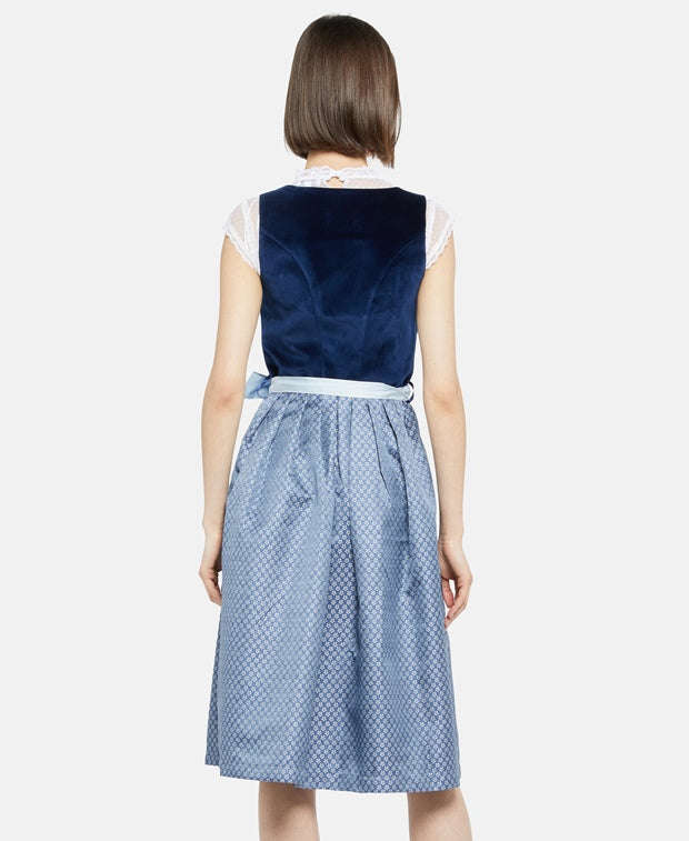 Dirndl mit Schürze