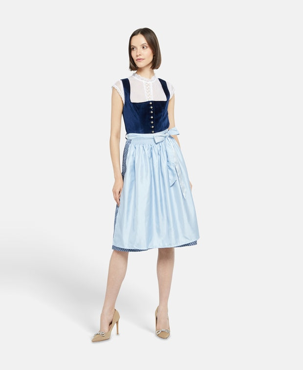 Dirndl mit Schürze