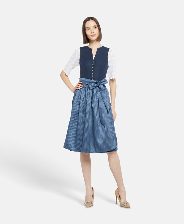 Dirndl mit Schürze