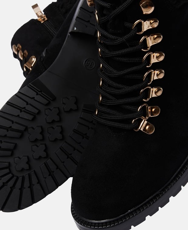 Schnürstiefeletten