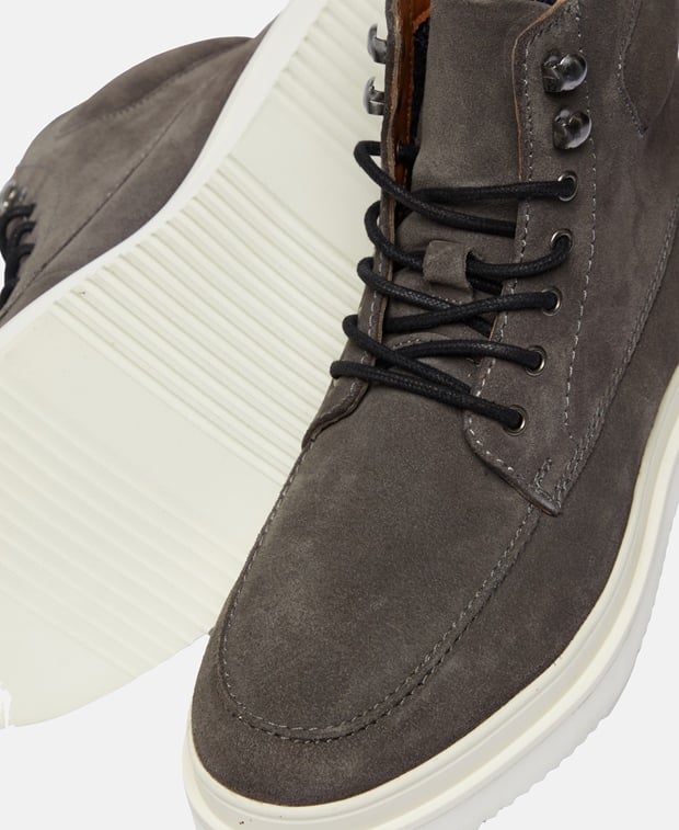 Schnürstiefeletten