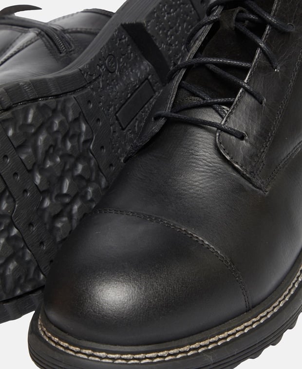 Schnürstiefeletten