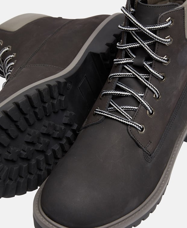 Schnürstiefeletten