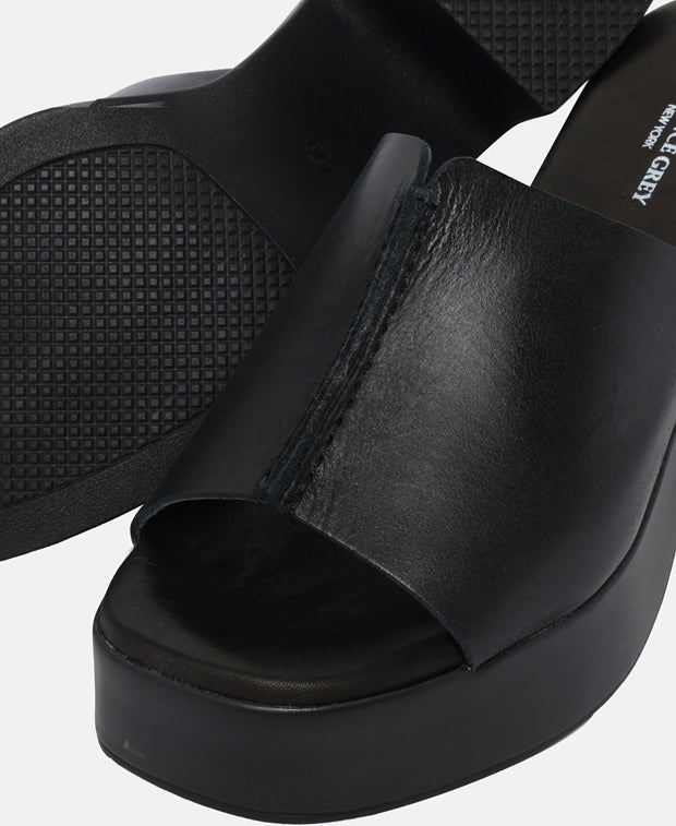 K-131533 Keilsandalette