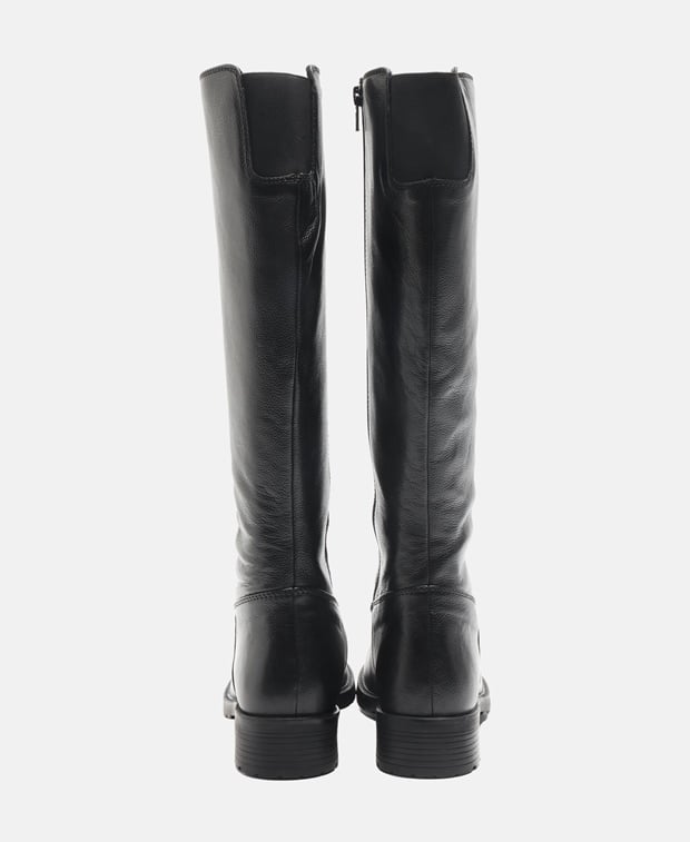 Wadenhohe Stiefel