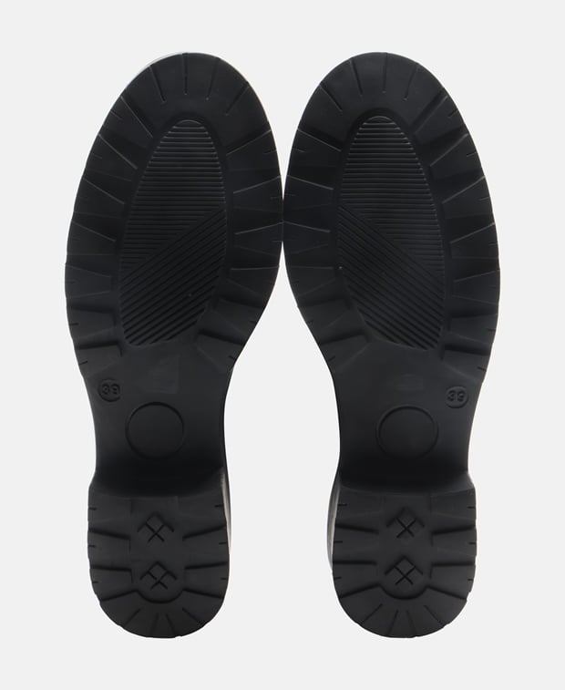 Wadenhohe Stiefel