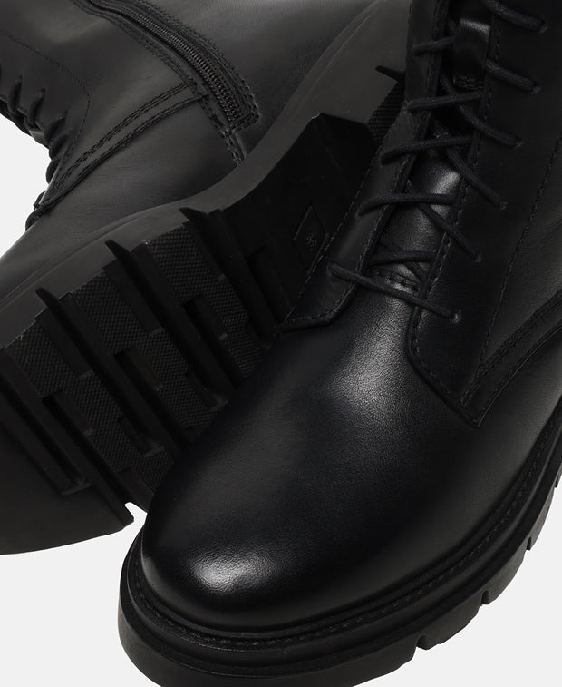 Schnürboots