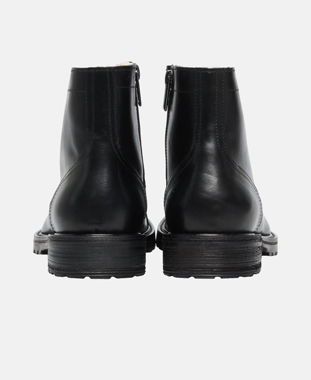 Schnürstiefeletten