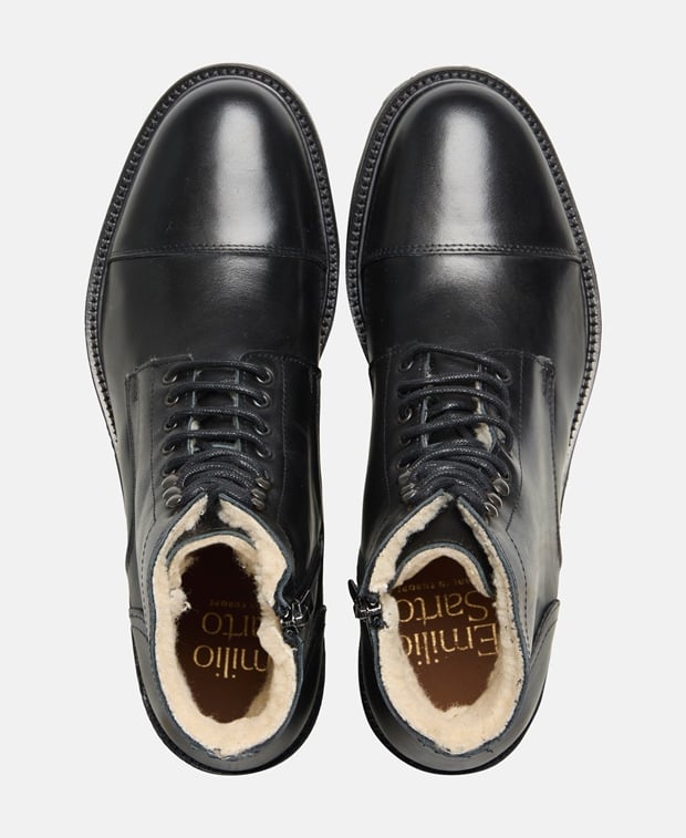 Schnürstiefeletten