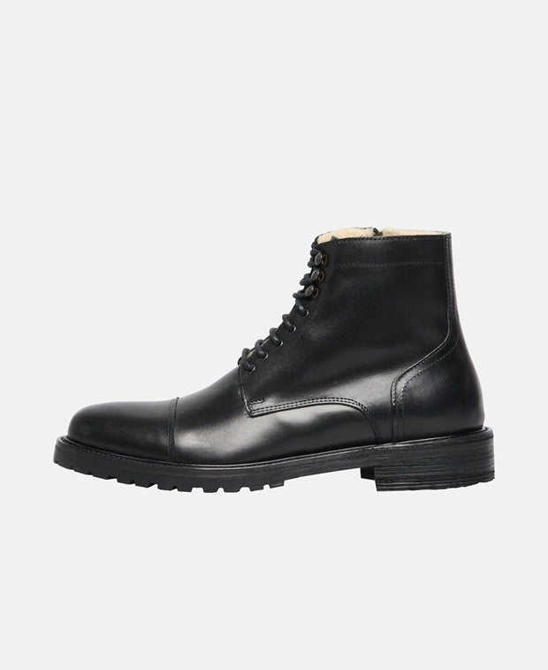 Schnürstiefeletten