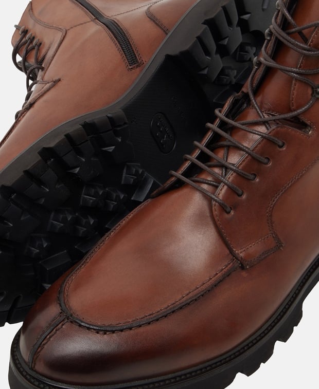 Schnürstiefeletten