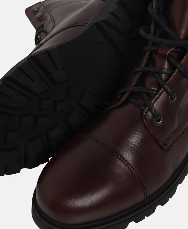 Schnürstiefeletten