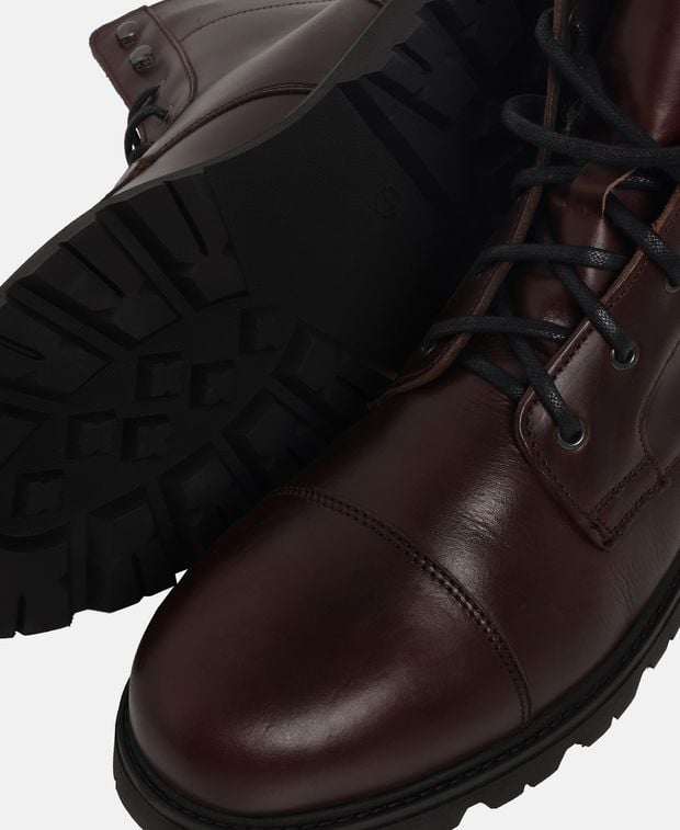 Schnürstiefeletten