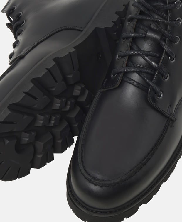 Schnürstiefeletten