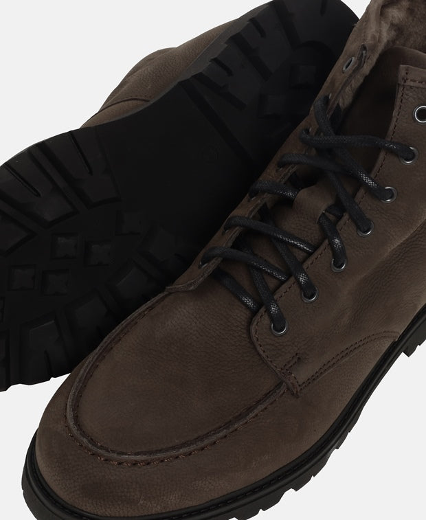 Schnürstiefeletten