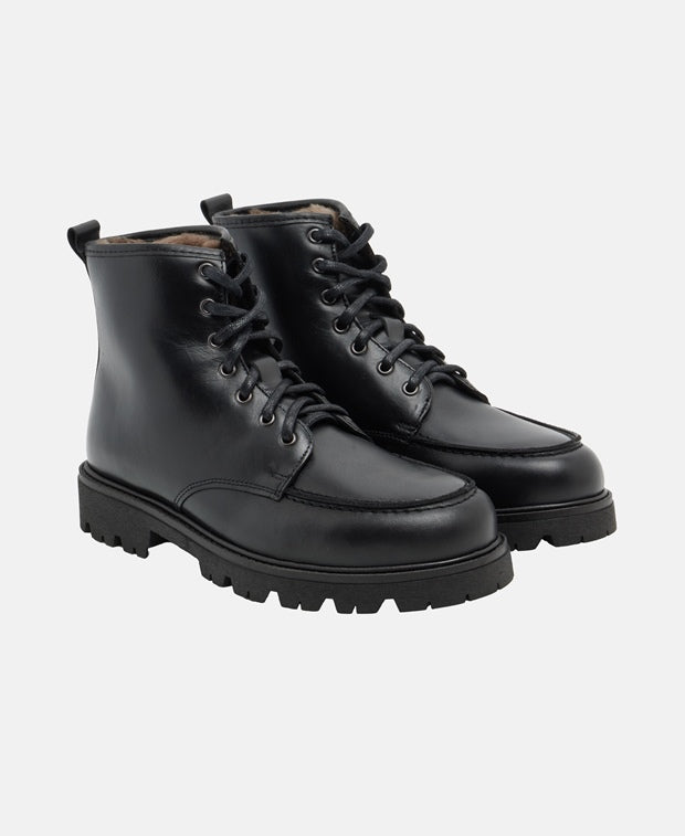 Schnürstiefeletten