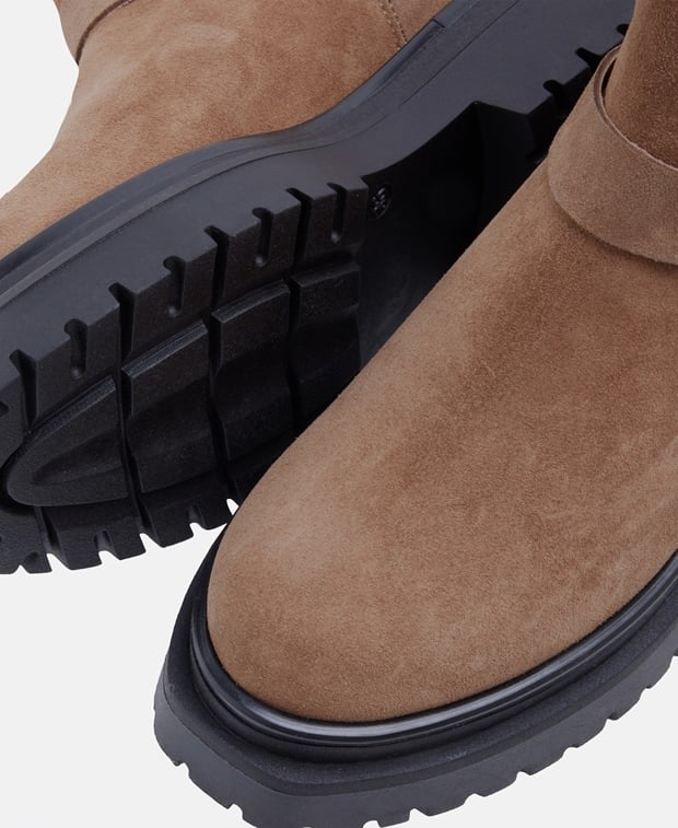 Chelsea Boots