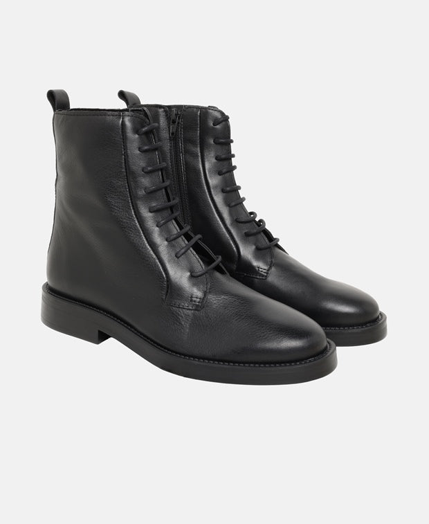 Schnürboots