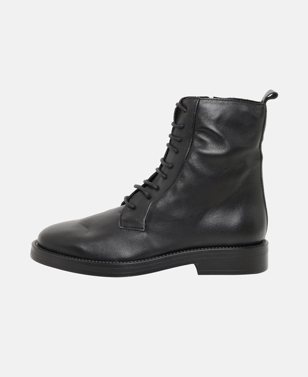 Schnürboots