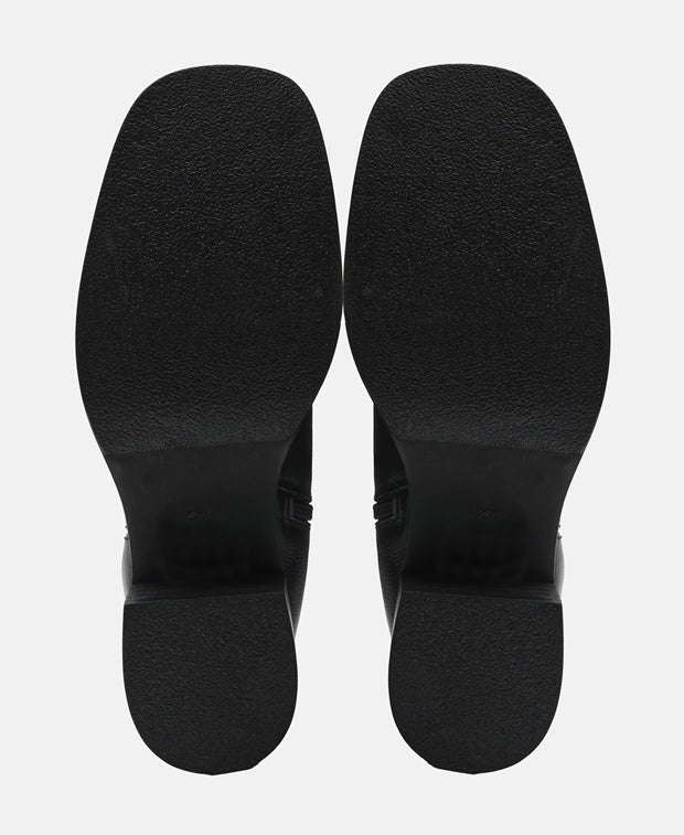 Wadenhohe Stiefel