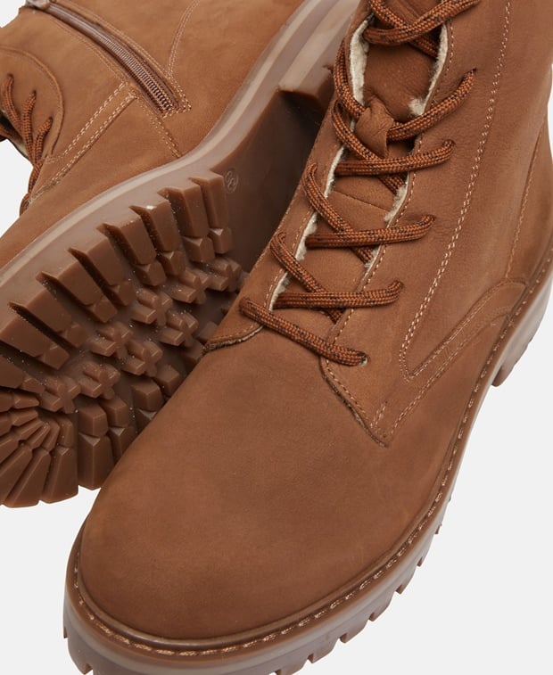 Schnürstiefeletten