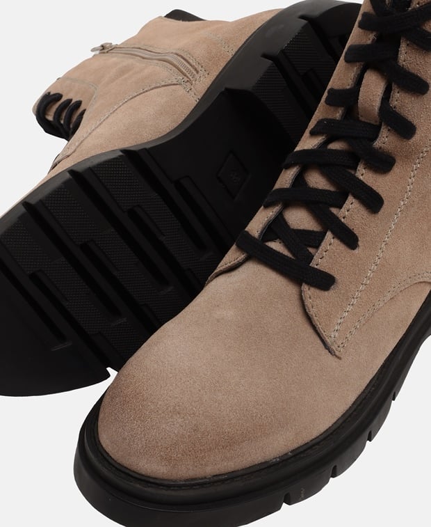 Schnürboots
