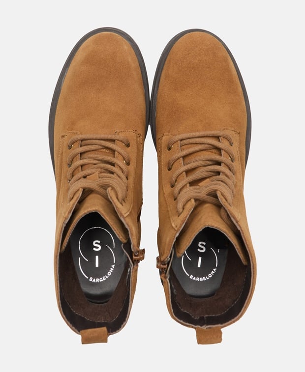 Schnürstiefeletten