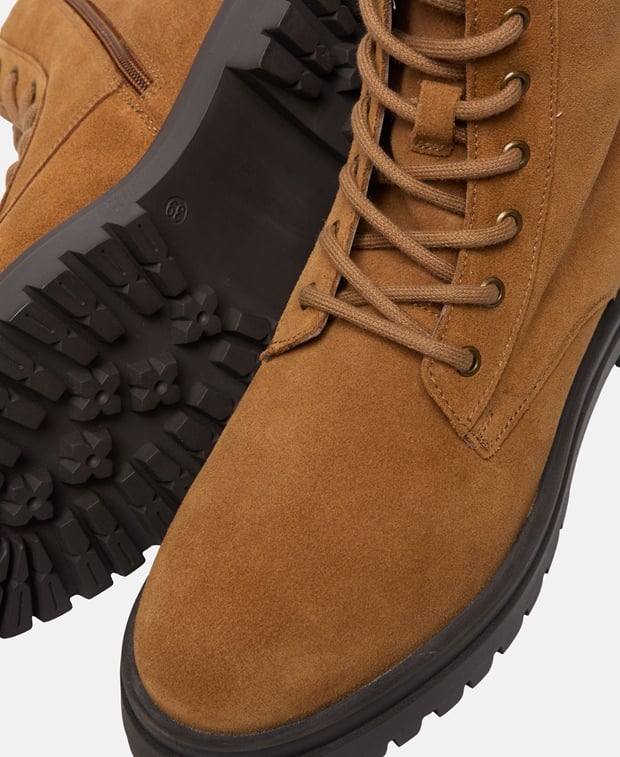 Schnürstiefeletten