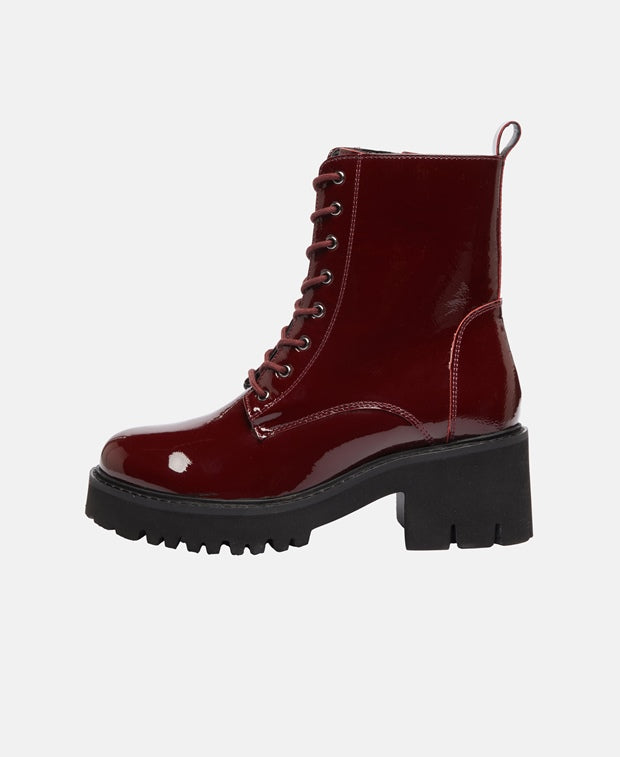 Schnürstiefeletten