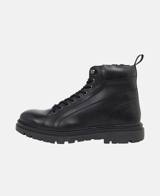 Schnürboots