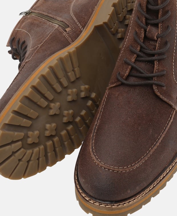 Schnürstiefeletten