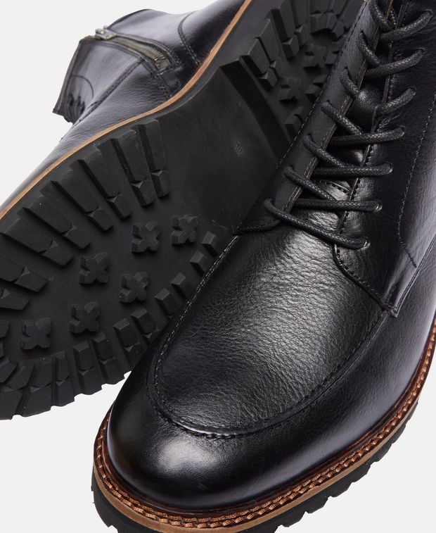 Schnürstiefeletten