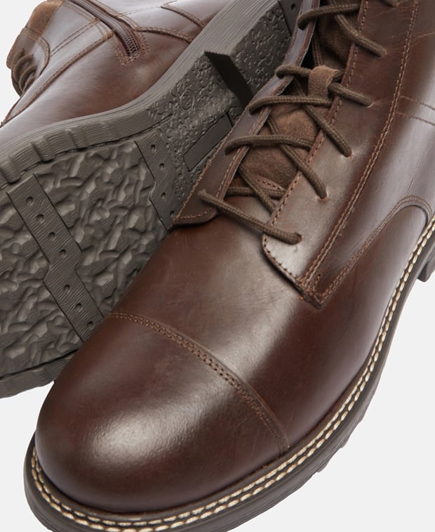 Schnürstiefeletten