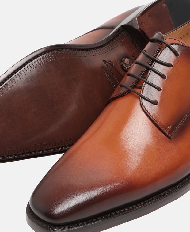 Schnürschuhe