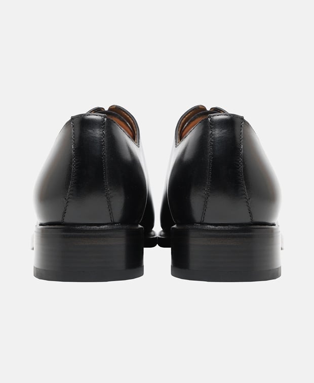 Schnürschuhe