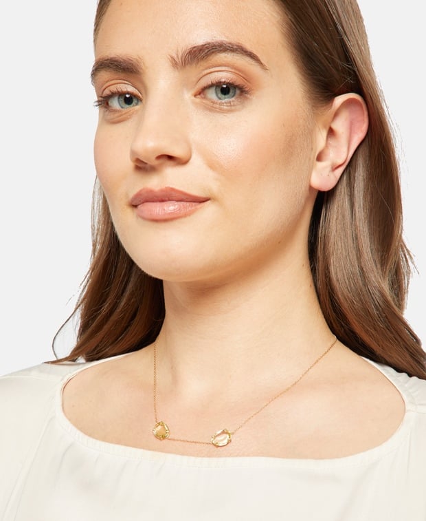 Halskette mit Anhänger