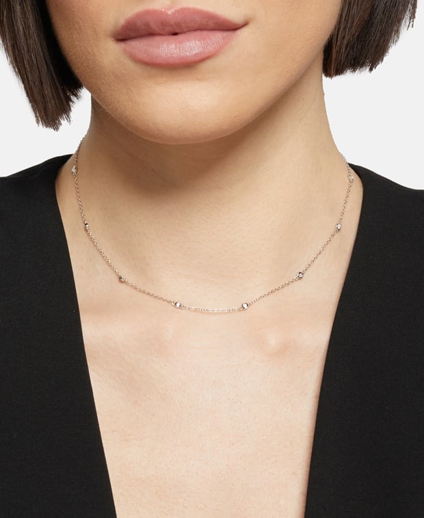 Halskette mit Diamantanhänger