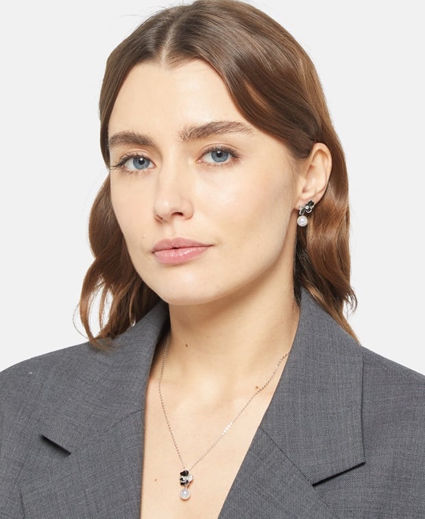 Set aus Halsketten und Ohrringe