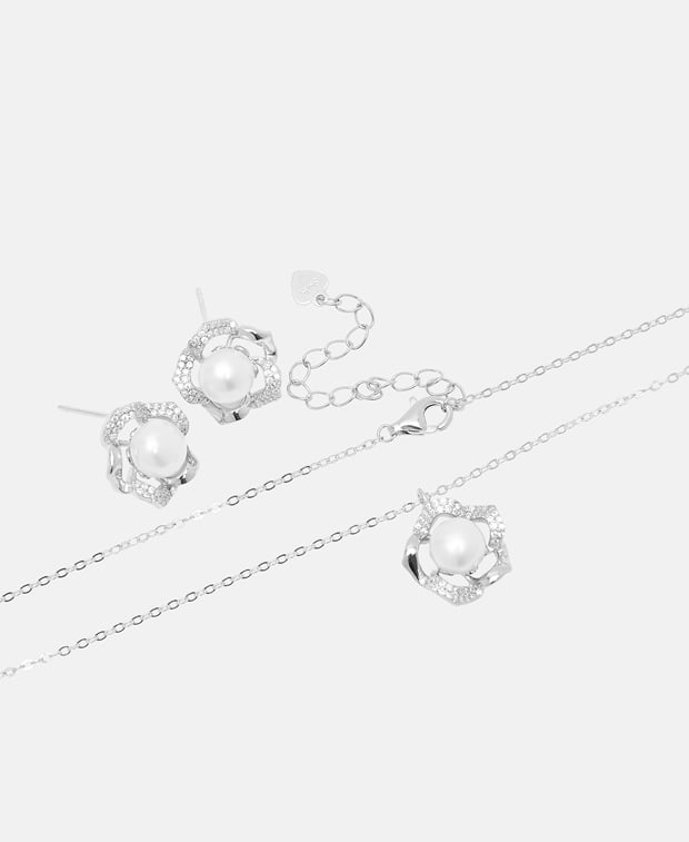 Set aus Halskette und Ohrstecker