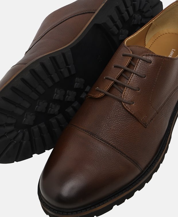 Schnürschuhe