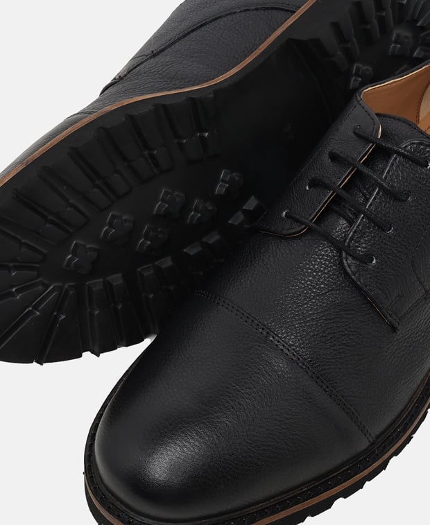 Schnürschuhe