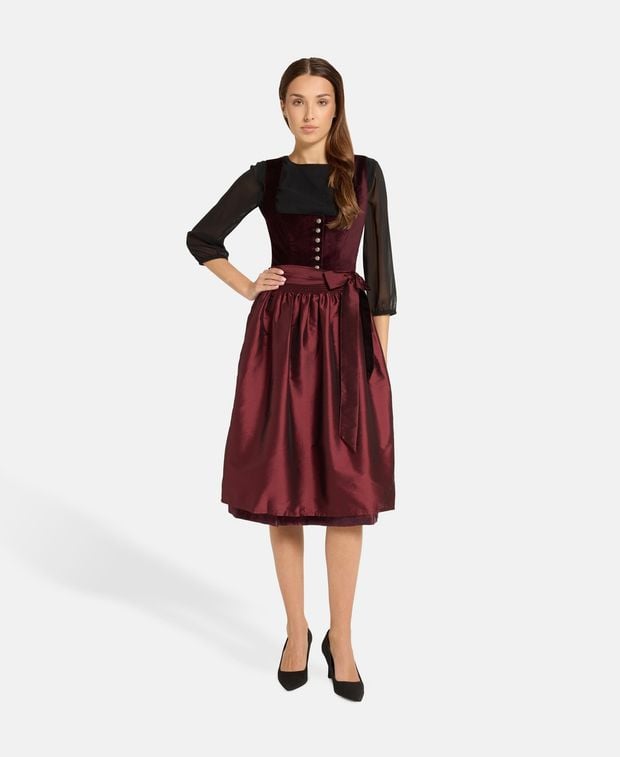 Dirndl mit Schürze