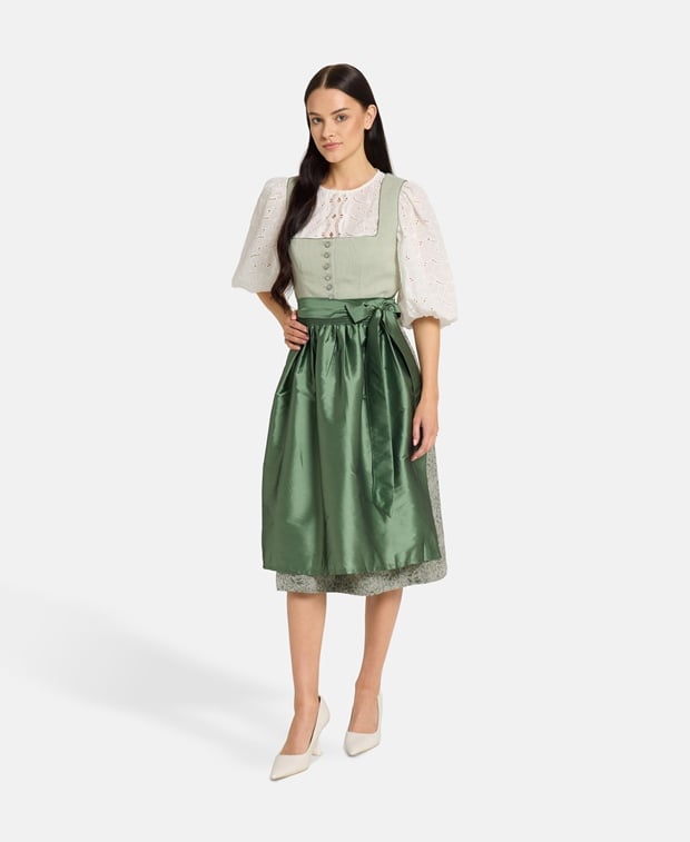 Dirndl mit Schürze