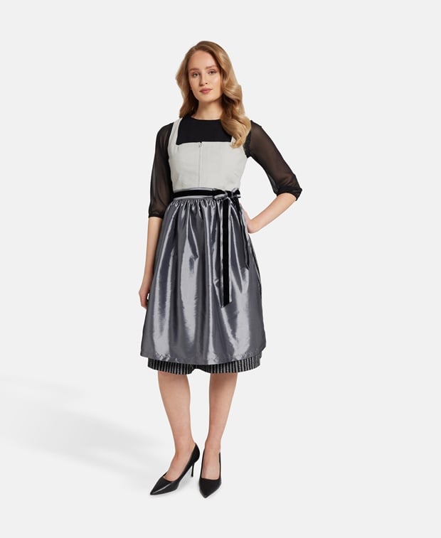 Dirndl mit Schürze