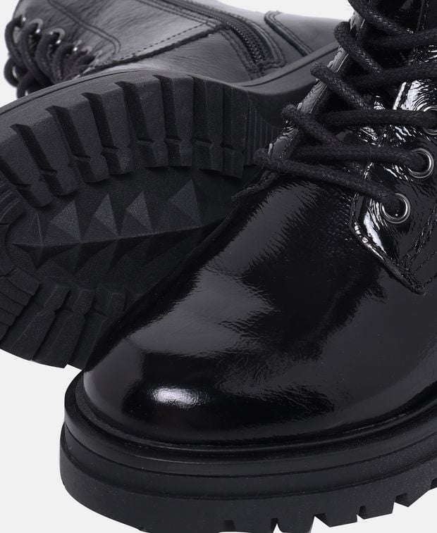 Schnürstiefeletten
