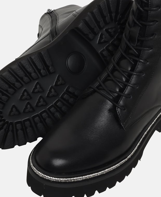 Schnürstiefeletten