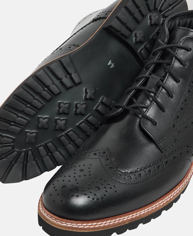 Schnürboots