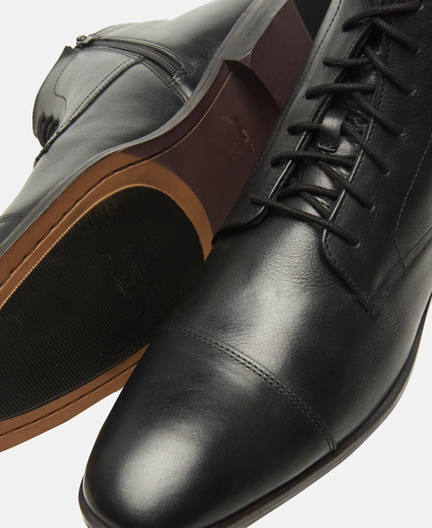 Schnürstiefeletten