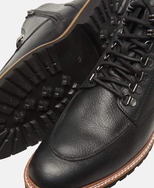 Schnürstiefeletten